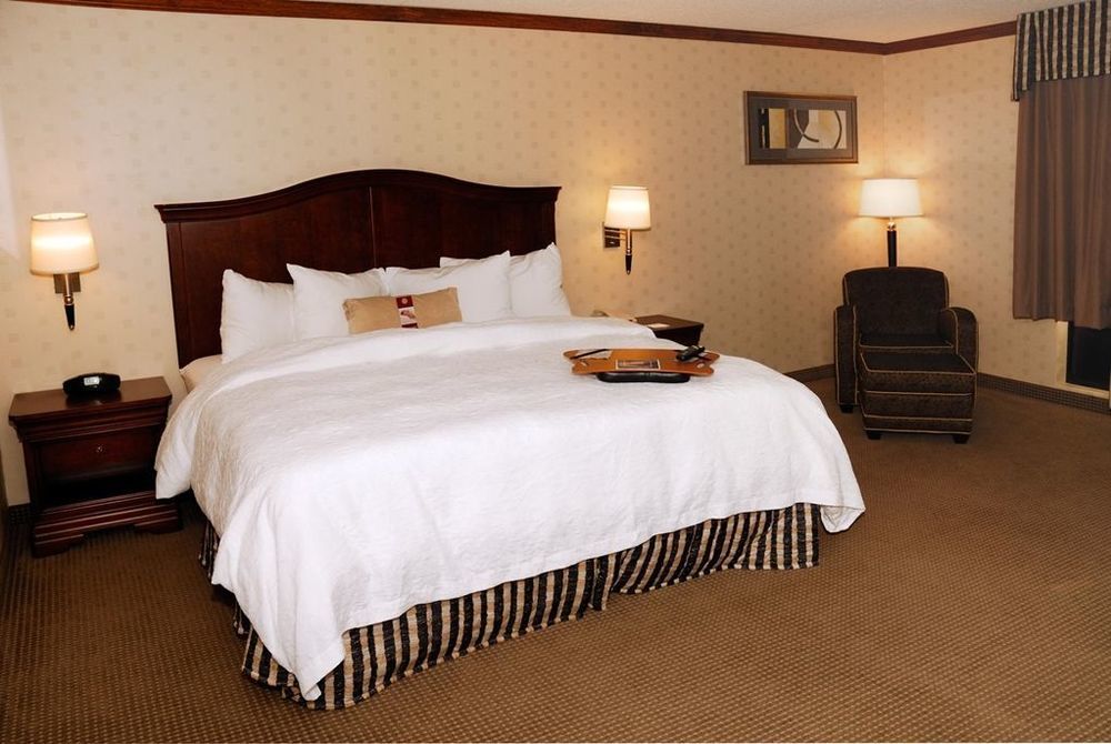 Hampton Inn & Suites By Hilton Manchester Bedford Ruang foto