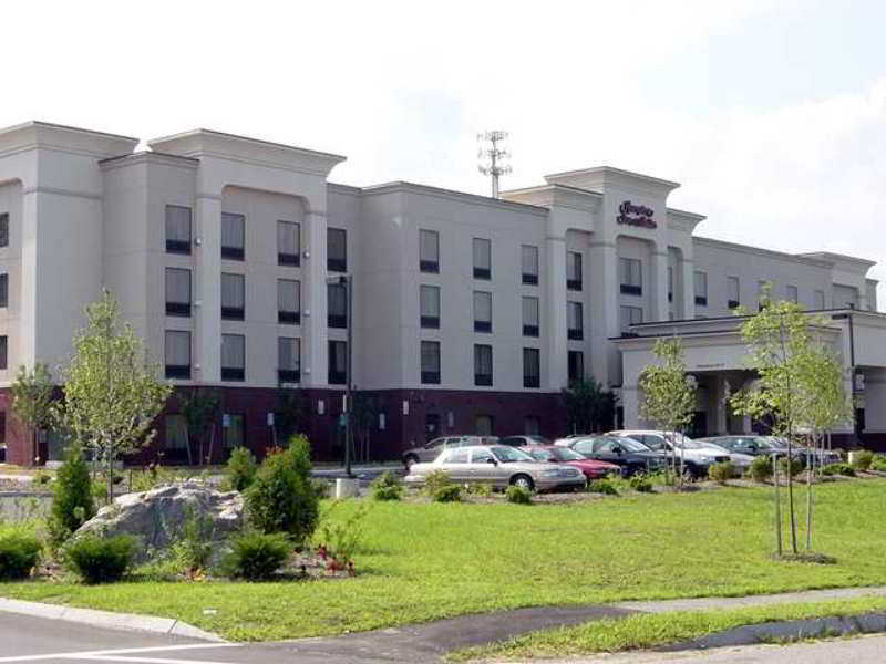 Hampton Inn & Suites By Hilton Manchester Bedford Bagian luar foto
