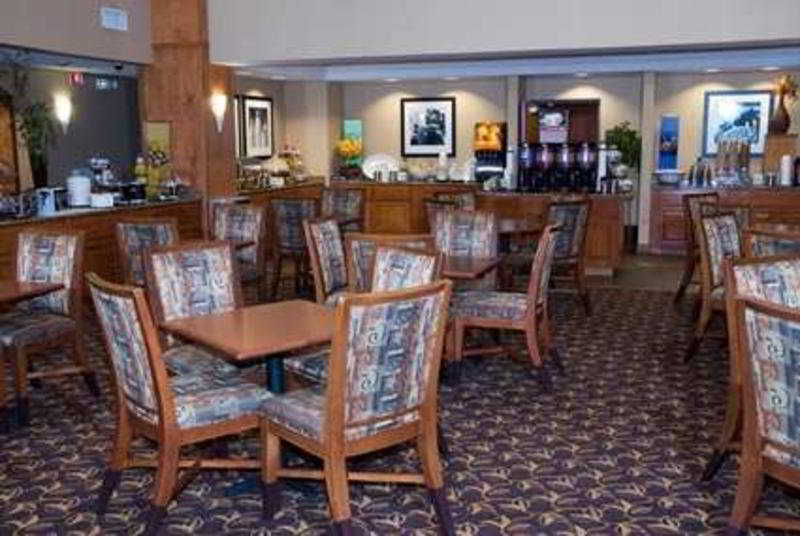 Hampton Inn & Suites By Hilton Manchester Bedford Restoran foto